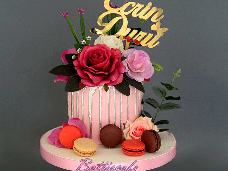 çiçekli doğum günü pastası