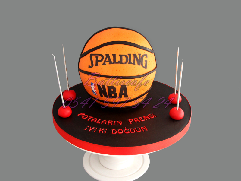 Basketbol Topu Pastası