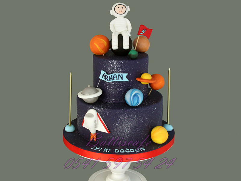 Uzay Temalı 5 Yaş Doğum günü Pastası