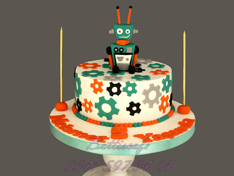 Robot Temalı Doğum günü Pastası