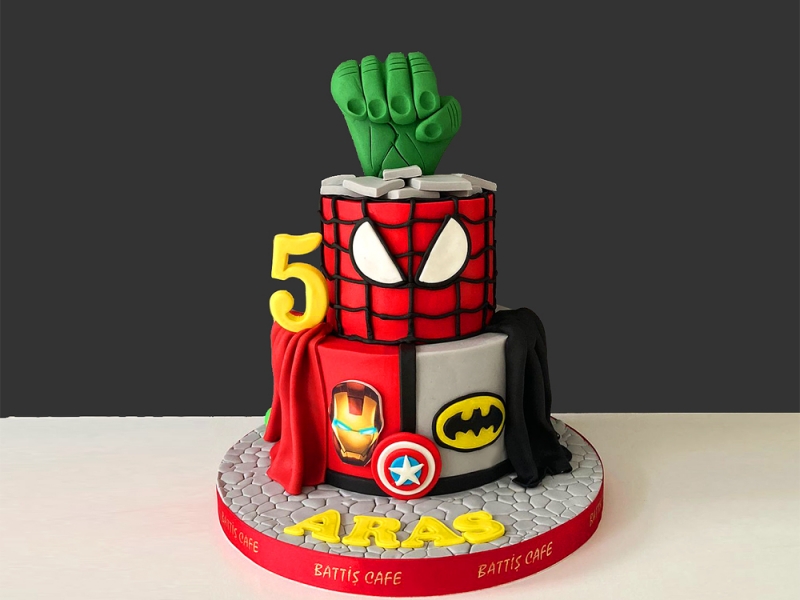 Süper Kahramanlar Pastası