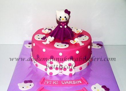 Hello Kitty Temalı Pasta