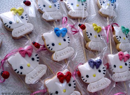 Hello Kittyli Kurabiyeler